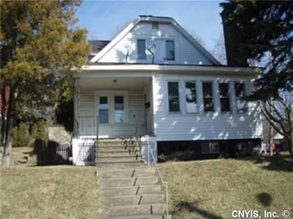 107 Oak Pl, Syracuse, NY 13203