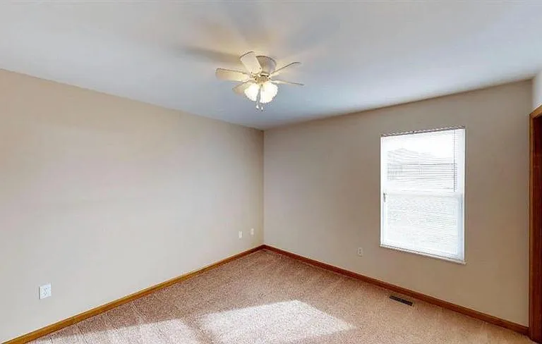 403 Jillian Dr — Photo 4