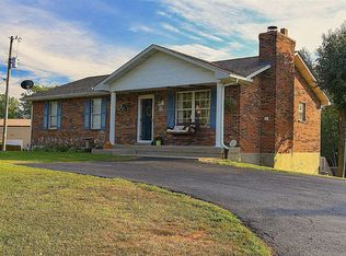 8939 Rineyville Rd, Vine Grove, KY 40175