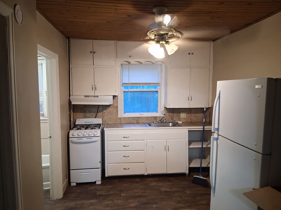 1st image of 303 E Kansas St #2