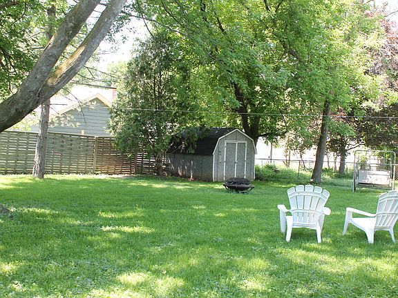 5th image of 2864 Parkwood Ave