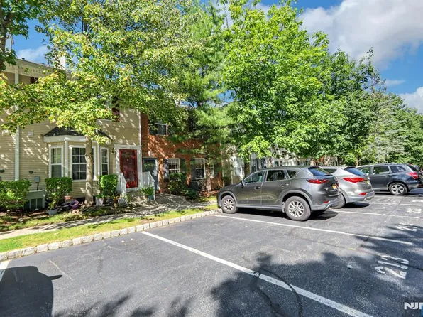 2206 Lancaster Court, Mahwah, NJ 07430