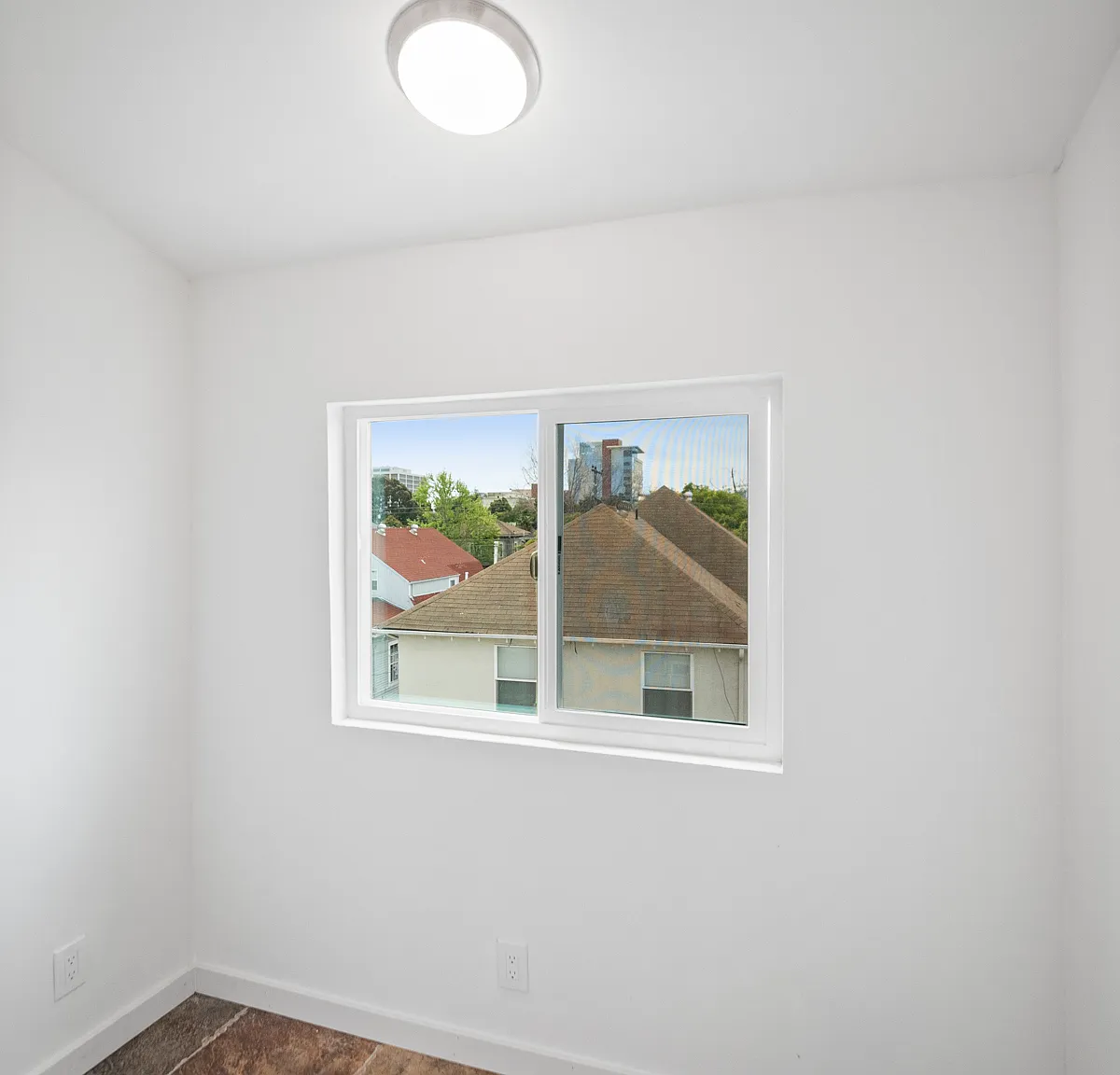 2 bed, $1,100 — Photo 2