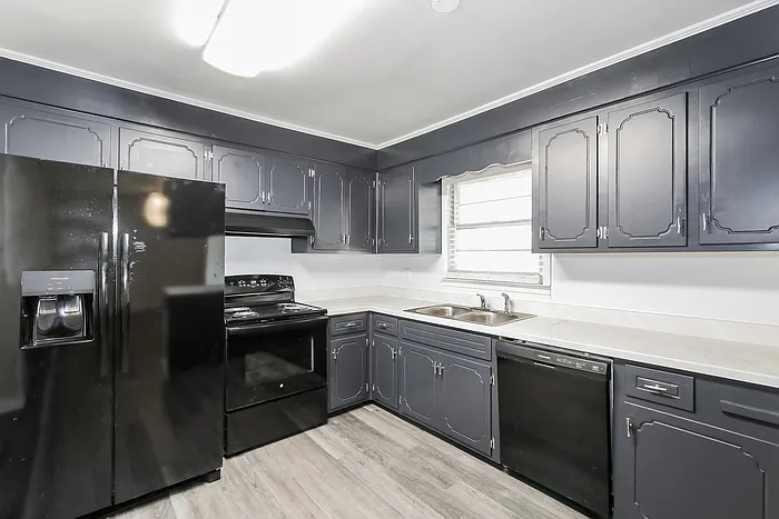 1115 Terrace Cir — Photo 7