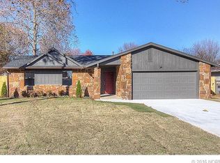 28427 E 140th St S, Coweta, OK 74429