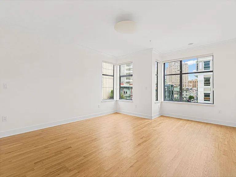 1081 Pine St #301 — Photo 21