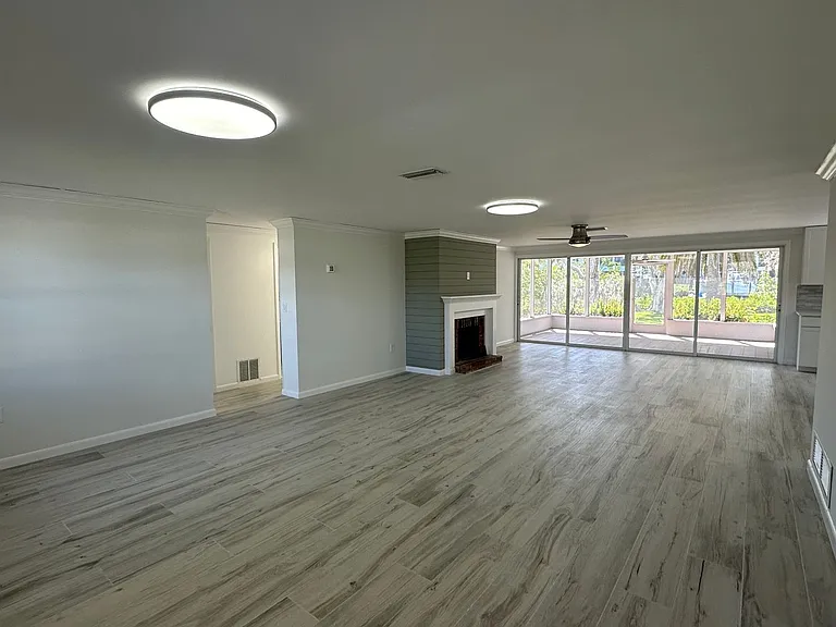812 Bayview Dr — Photo 6