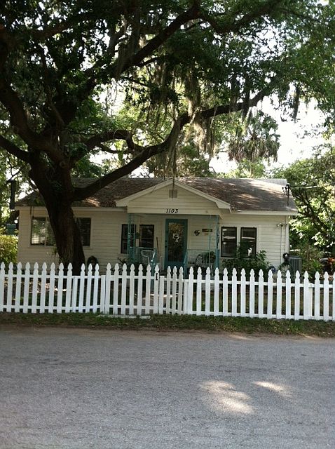 1st image of 1103 Hickory Ln