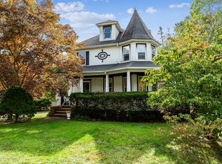 48 Main St, Helmetta, NJ 08828