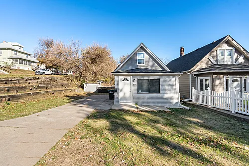3020 Arbor St Photo 1