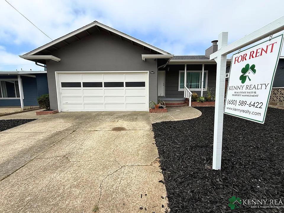 1225 Douglas Way