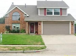 541 Lindly St, Grand Prairie, TX 75052