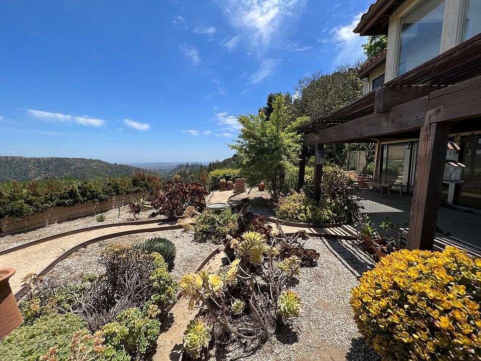 2nd image of 2456 Angelo Dr