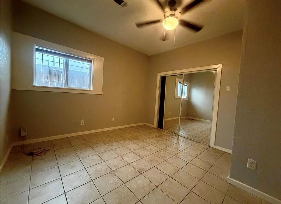 2 bed, 1.0 bath, 900 sqft, $1,350 — Photo 3