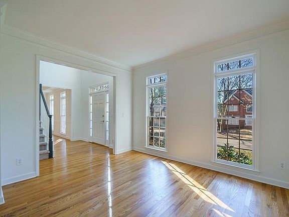 4th image of 190 Lochland Cir