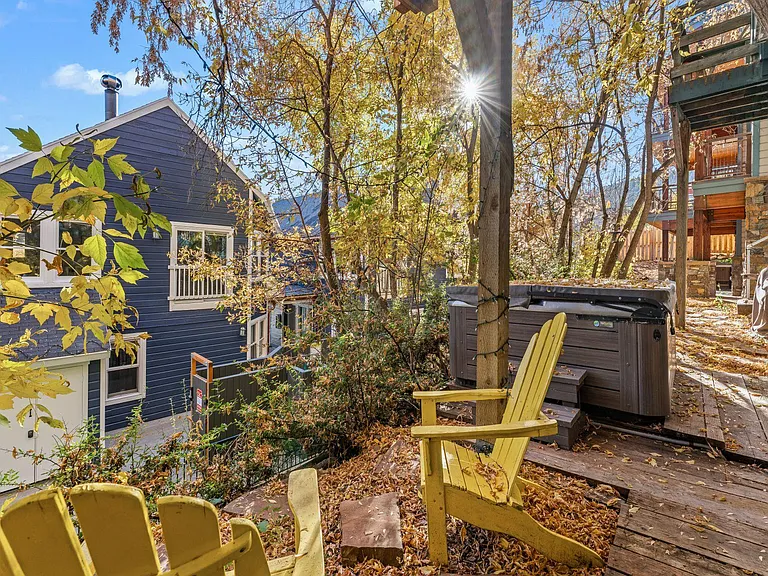 432 Woodside Ave — Photo 11