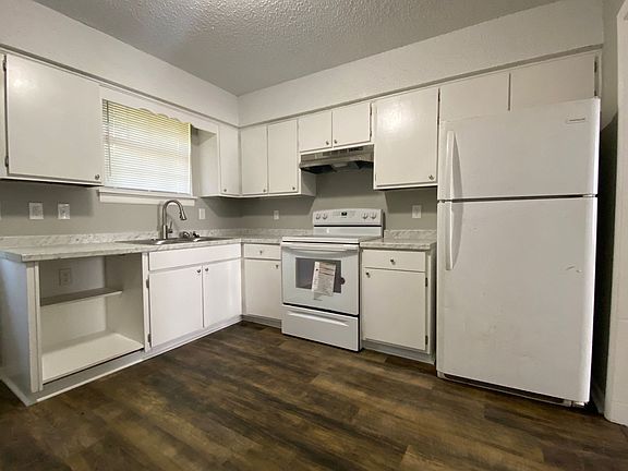 2nd image of 105-107 Old Trail Ct
