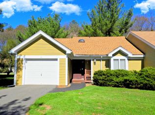 48 Dragon Fly Cir, Stroudsburg, PA 18360