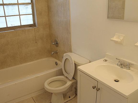 3rd image of 1312 Wellington Street
