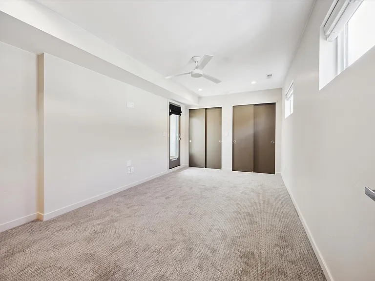 1419 N Irving St — Photo 16