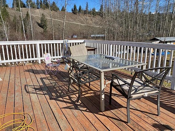 2nd image of 405 Desfosses Rd