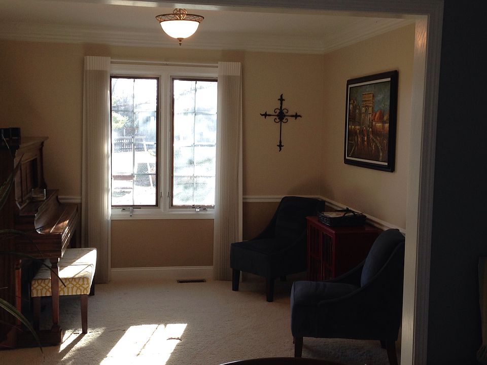 Sitting area or home office 