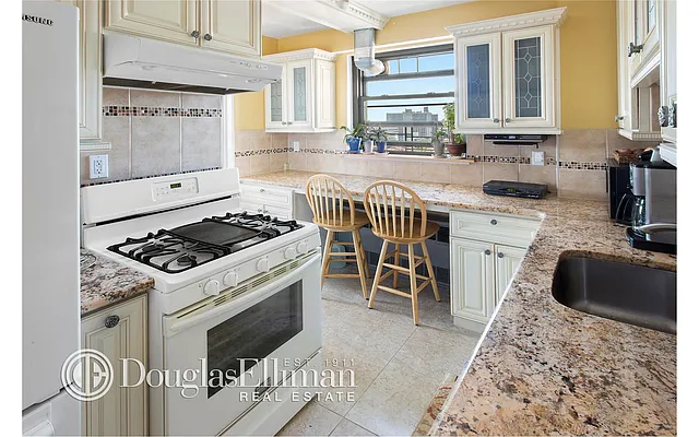 Sold by Douglas Elliman | media 20