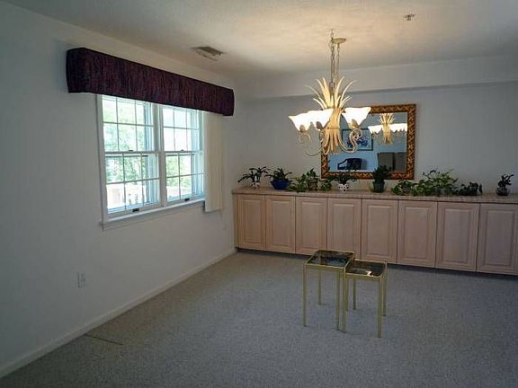 3rd image of 18 Weatherly Dr Unit 6