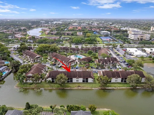 5545 Courtyard Dr, Pompano Beach, FL 33063