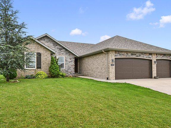 4th image of 858 Capitol Hill Drive