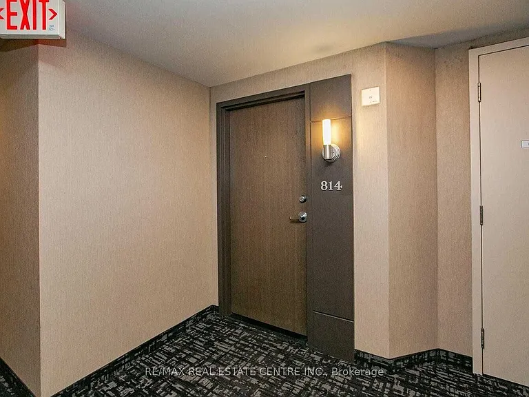 9 George St N #814 — Photo 2