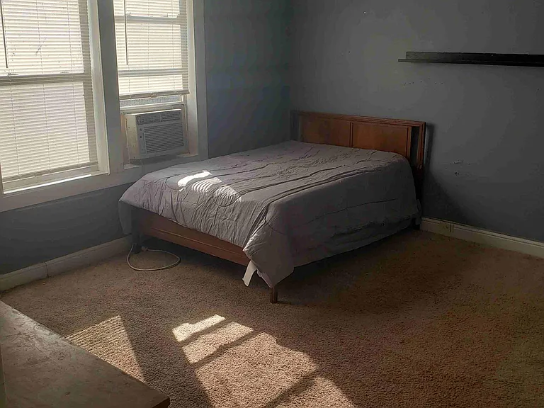 315 Robinson Pl — Photo 9