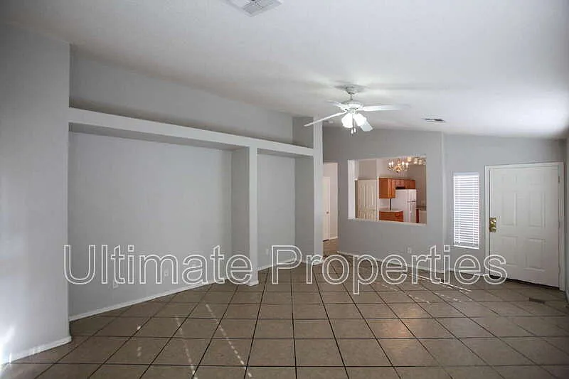 Building Photo - 10445 W Palm Ln