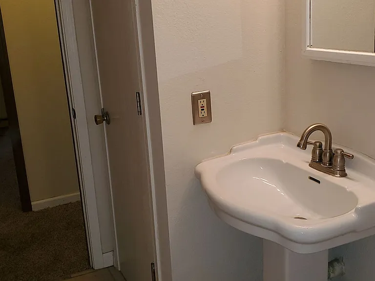 8303 W Southeast Ct — Photo 11
