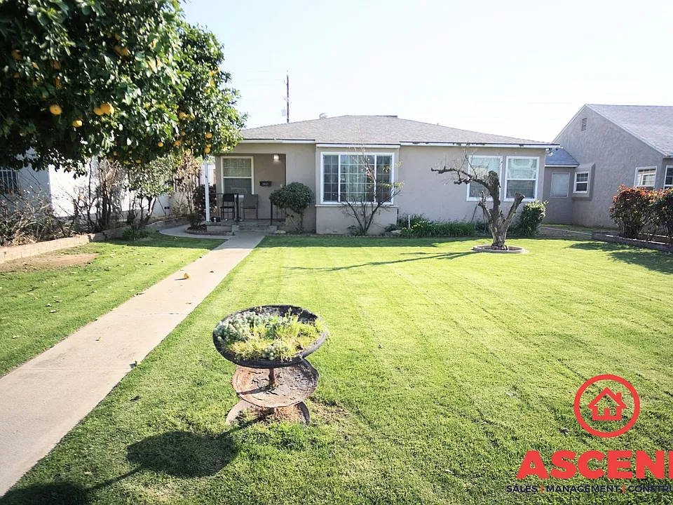 2421 Truxtun Ave