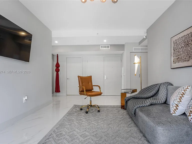 700 NE 24th St #901 — Photo 40