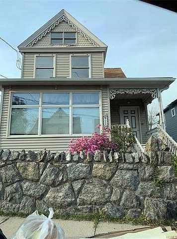 1st image of 10 Drew Ave