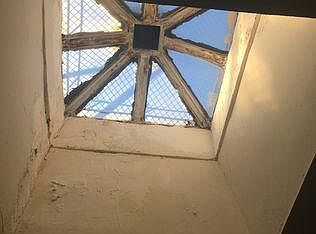 Building Photo 3