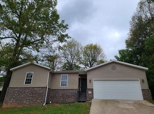 3223 W Parkway Dr, Fayetteville, AR 72704