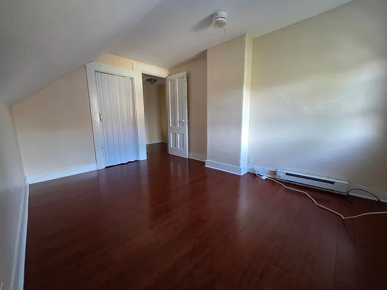 74 Campbell St — Photo 20