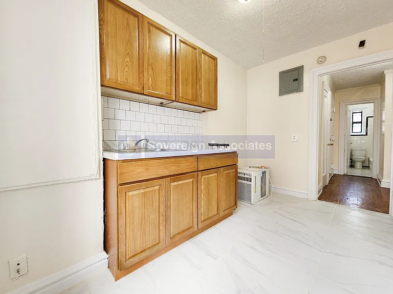2 North St #D1 — Photo 3