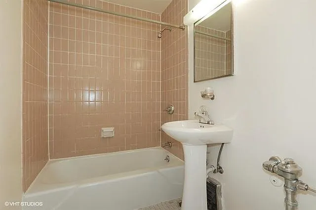 1450 E 55th Pl #525S — Photo 11