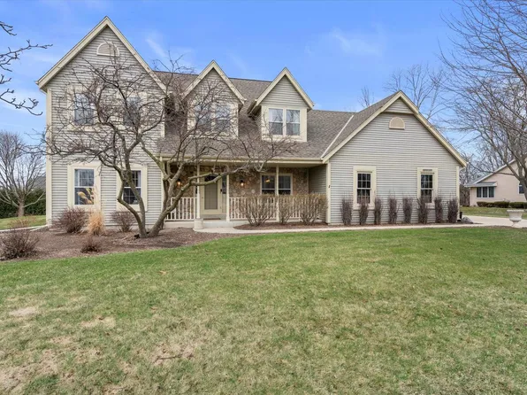 N66W13490 Crestwood DRIVE, Menomonee Falls, WI 53051