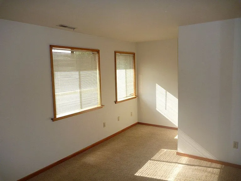 3123 NE Powderhorn Pl — Photo 12