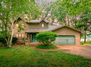 9856 Oak Forest Cir, Kalamazoo, MI 49009