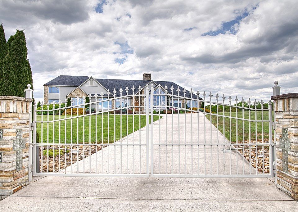 297 Hillendale Rd, Crossville, TN 38572 | Zillow