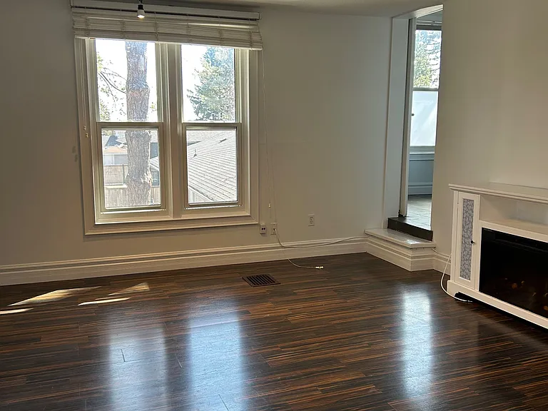 322 Codrington St #3 — Photo 6
