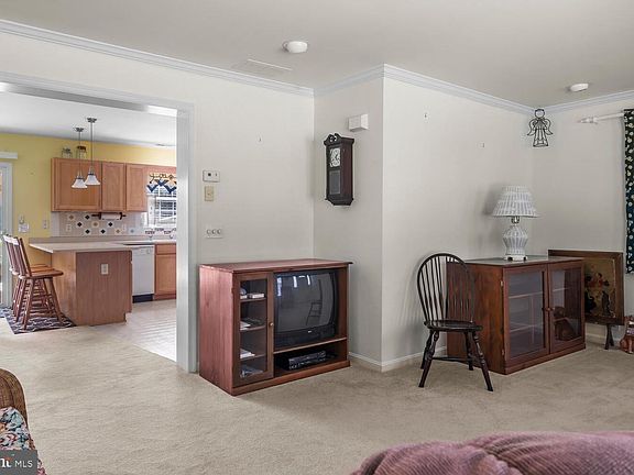 4th image of 31217 Mohican Dr