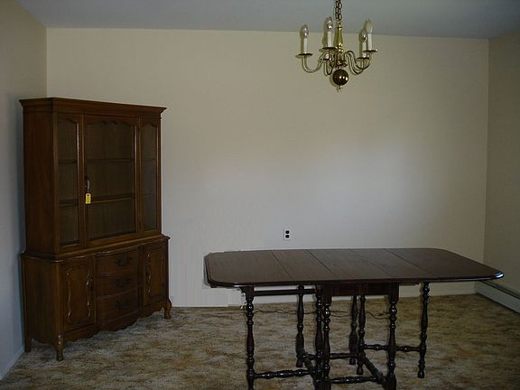 5th image of 340 Saint Thomas Dr
