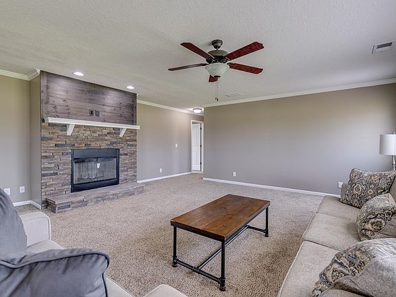 5th image of 104 Wham Dr